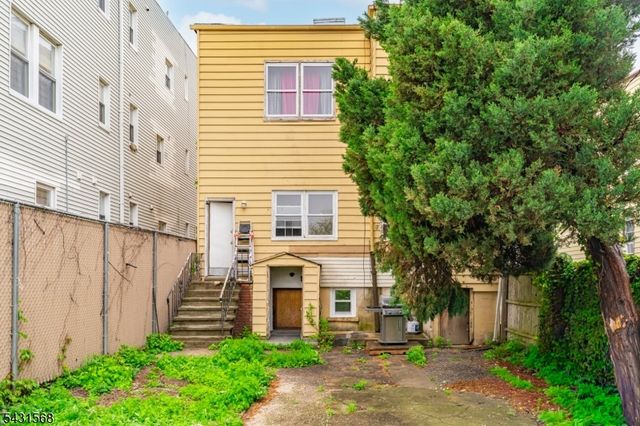 307 Old Bergen Rd, Jersey City, NJ 07305
