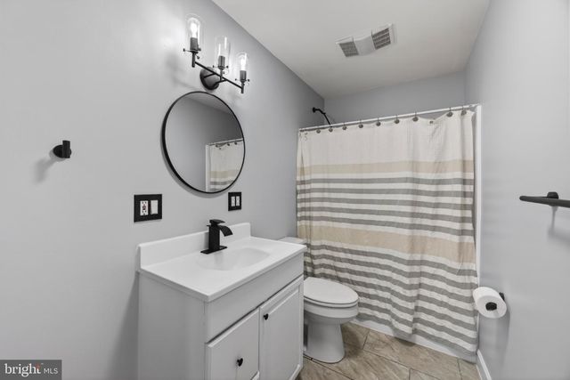 946 MARTIN RD, Essex, MD 21221