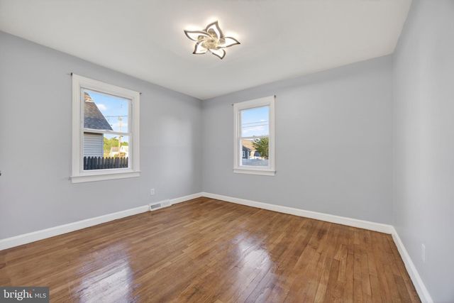 946 MARTIN RD, Essex, MD 21221