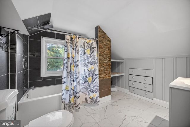 946 MARTIN RD, Essex, MD 21221