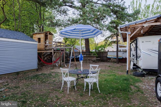 946 MARTIN RD, Essex, MD 21221