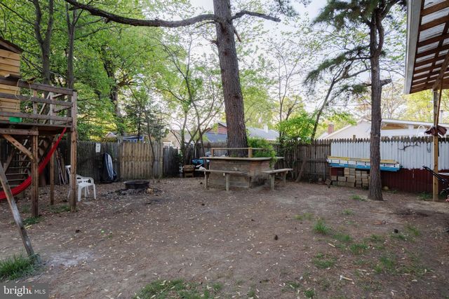 946 MARTIN RD, Essex, MD 21221