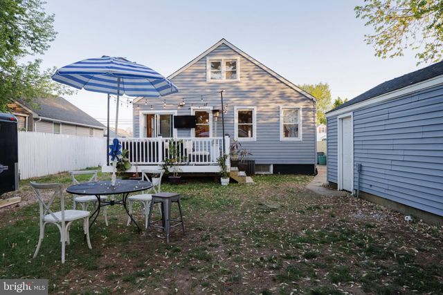 946 MARTIN RD, Essex, MD 21221