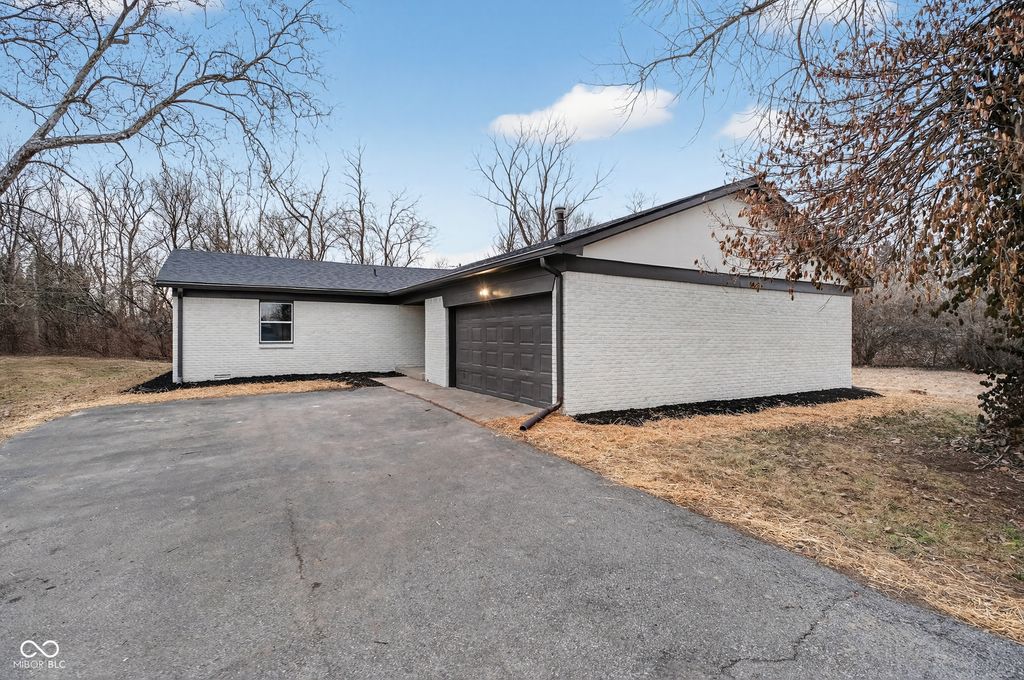 6032 Grandview Drive, Indianapolis, IN 46228