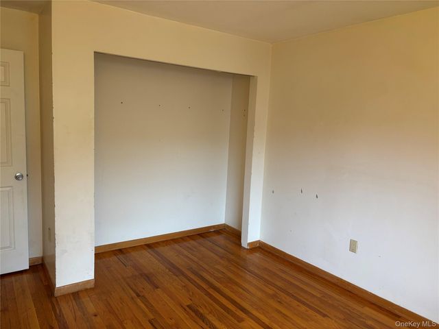 5202 Chelsea Cove N, Hopewell Junction, NY 12533