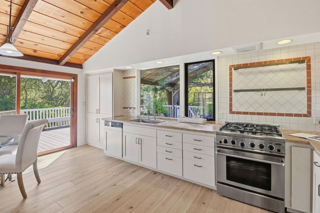 108 Santa Maria Avenue, Portola Valley, CA 94028