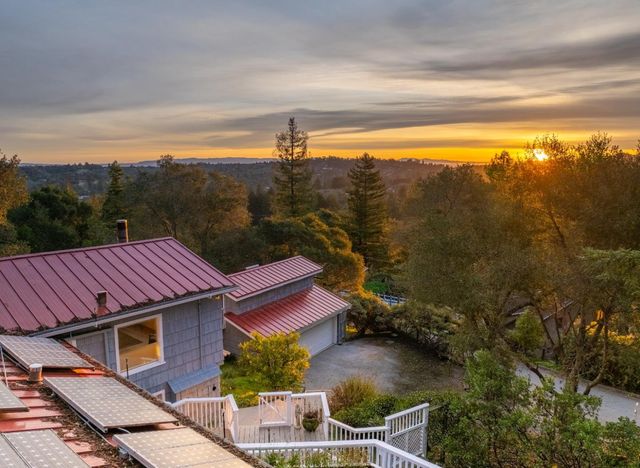 108 Santa Maria Avenue, Portola Valley, CA 94028