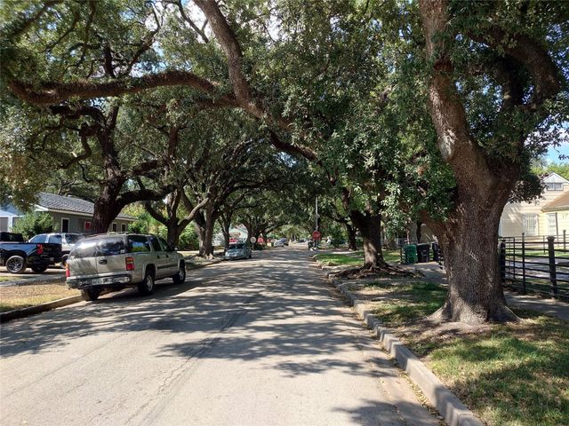 7709 Edna Street, Houston, TX 77087