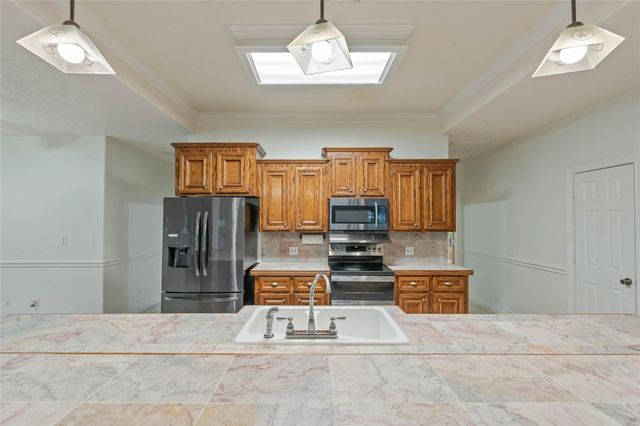 600 Hughes Loop, Willis, TX 77378