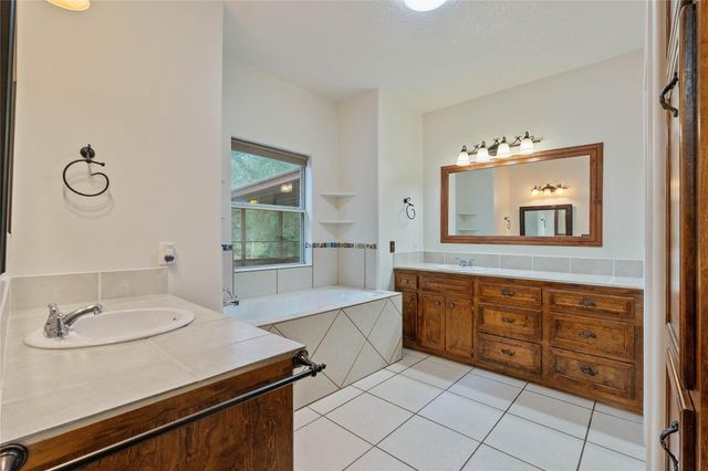 600 Hughes Loop, Willis, TX 77378