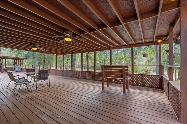 600 Hughes Loop, Willis, TX 77378