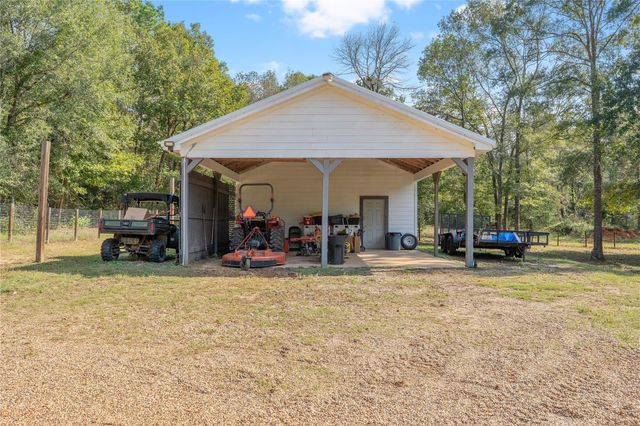 600 Hughes Loop, Willis, TX 77378