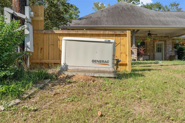 600 Hughes Loop, Willis, TX 77378