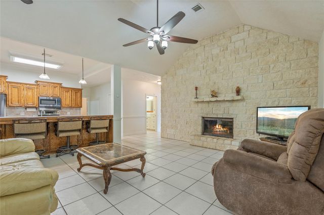 600 Hughes Loop, Willis, TX 77378