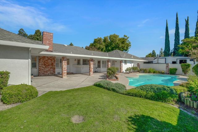 1950 Simon Dr, Turlock, CA 95382