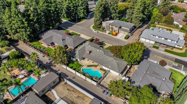 1950 Simon Dr, Turlock, CA 95382