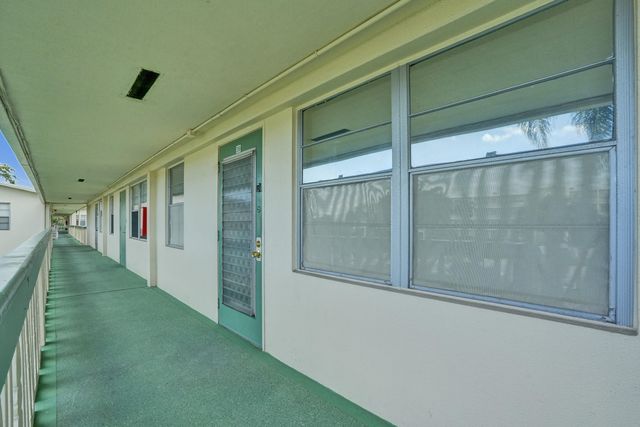 358 Oakridge T 358, Deerfield Beach, FL 33442