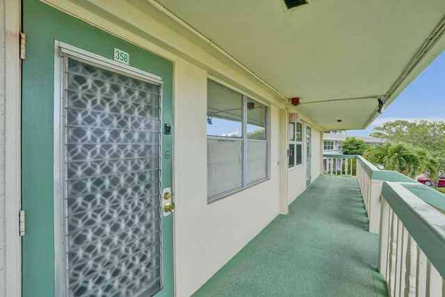 358 Oakridge T 358, Deerfield Beach, FL 33442