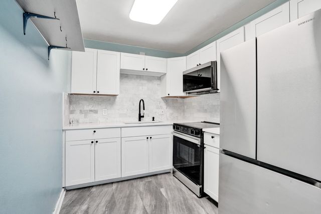 358 Oakridge T 358, Deerfield Beach, FL 33442