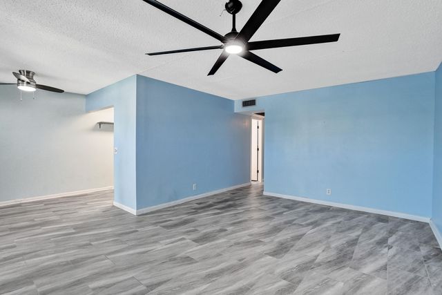358 Oakridge T 358, Deerfield Beach, FL 33442