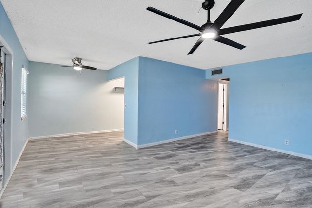 358 Oakridge T 358, Deerfield Beach, FL 33442