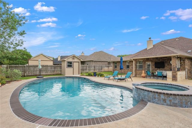 2934 Ambrose Drive, Bryan, TX 77808