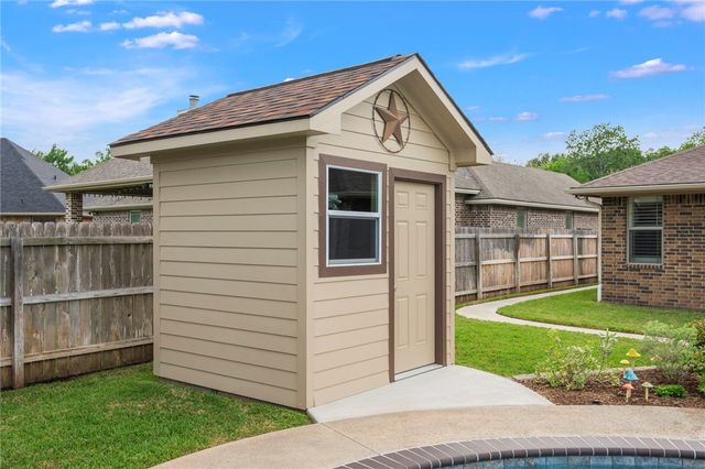 2934 Ambrose Drive, Bryan, TX 77808