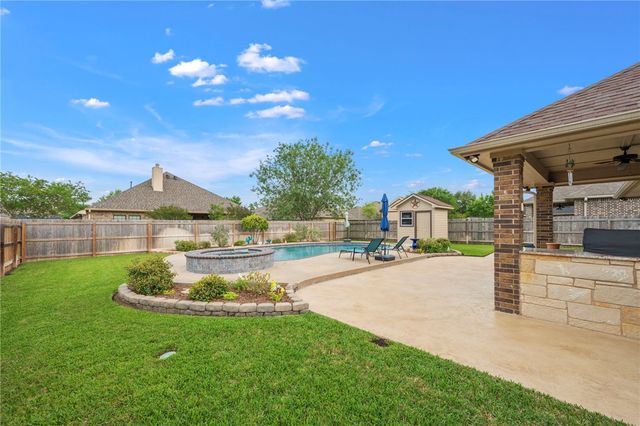2934 Ambrose Drive, Bryan, TX 77808