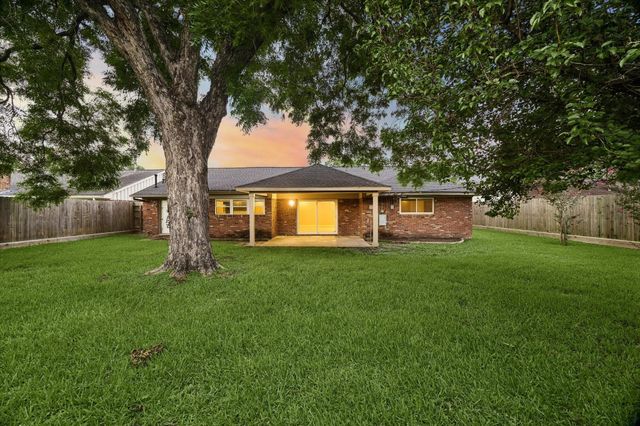 2910 Freshmeadows Drive, Houston, TX 77063