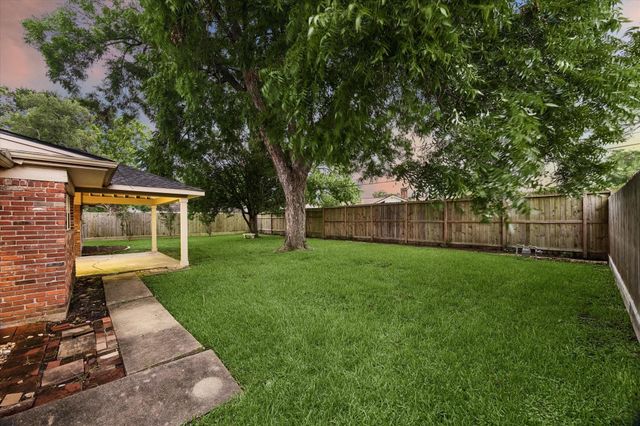 2910 Freshmeadows Drive, Houston, TX 77063