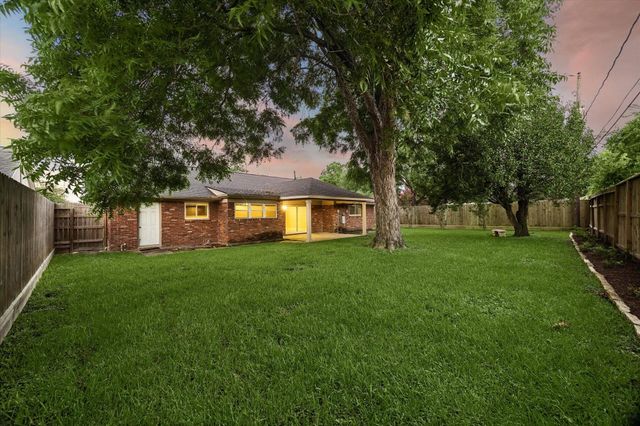 2910 Freshmeadows Drive, Houston, TX 77063