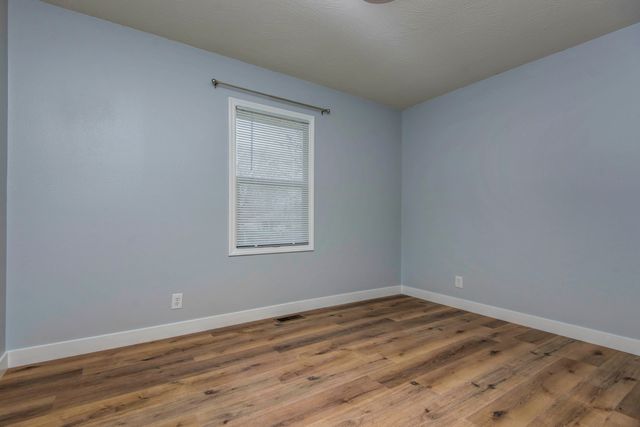 2611 E Pacific Street, Springfield, MO 65803