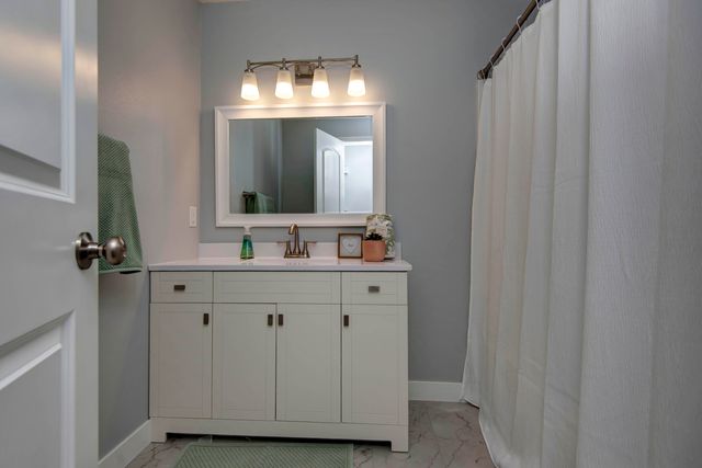 2611 E Pacific Street, Springfield, MO 65803