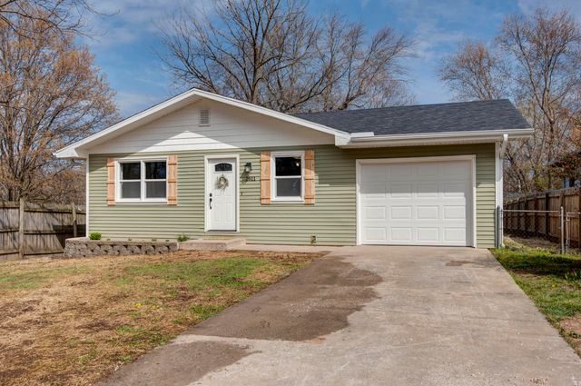 2611 E Pacific Street, Springfield, MO 65803