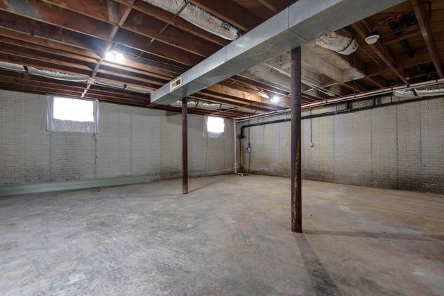 2611 E Pacific Street, Springfield, MO 65803