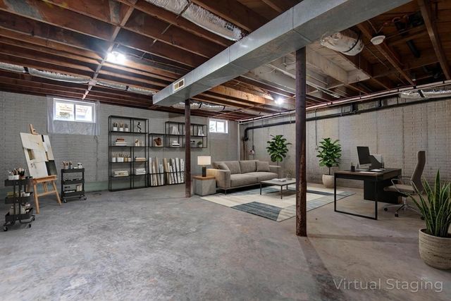 2611 E Pacific Street, Springfield, MO 65803