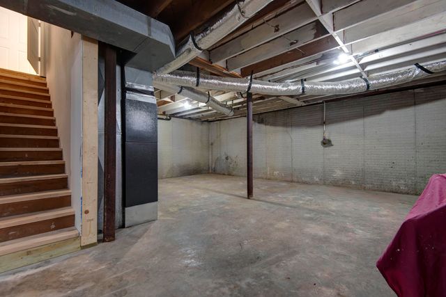 2611 E Pacific Street, Springfield, MO 65803