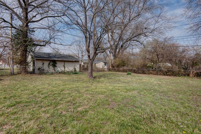 2611 E Pacific Street, Springfield, MO 65803