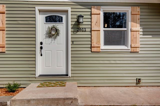 2611 E Pacific Street, Springfield, MO 65803