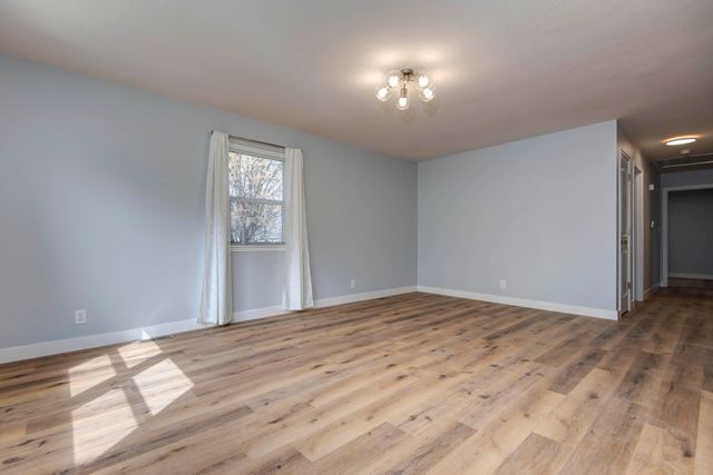 2611 E Pacific Street, Springfield, MO 65803