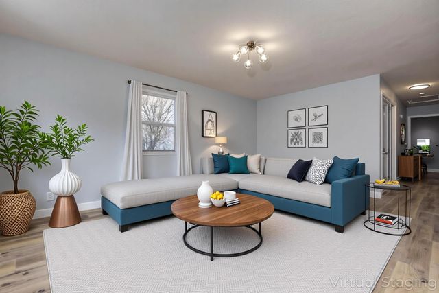 2611 E Pacific Street, Springfield, MO 65803