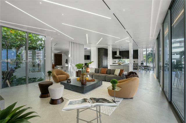 501 Palm Dr, Hallandale Beach, FL 33009