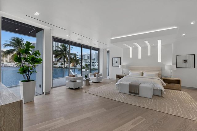 501 Palm Dr, Hallandale Beach, FL 33009