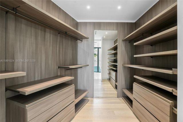 501 Palm Dr, Hallandale Beach, FL 33009