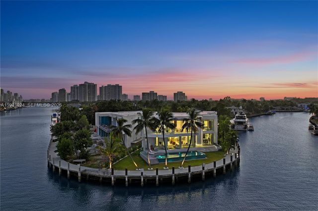 501 Palm Dr, Hallandale Beach, FL 33009