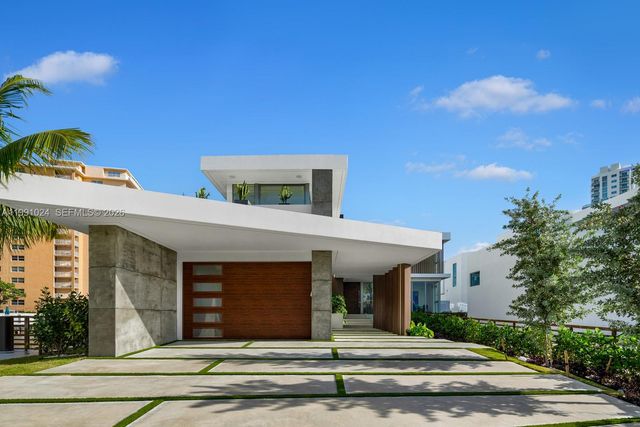 501 Palm Dr, Hallandale Beach, FL 33009