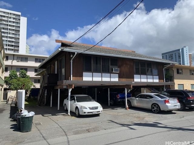 720 Mahiai Street, Honolulu, HI 96826