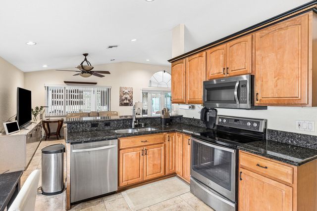 4797 NW 7th Place, Deerfield Beach, FL 33442