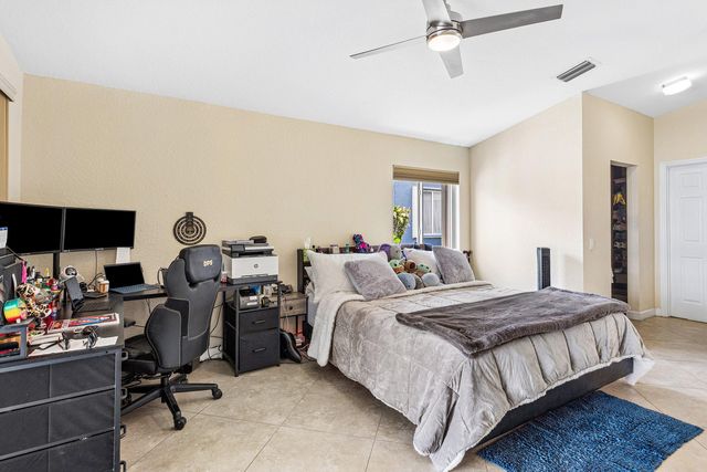 4797 NW 7th Place, Deerfield Beach, FL 33442