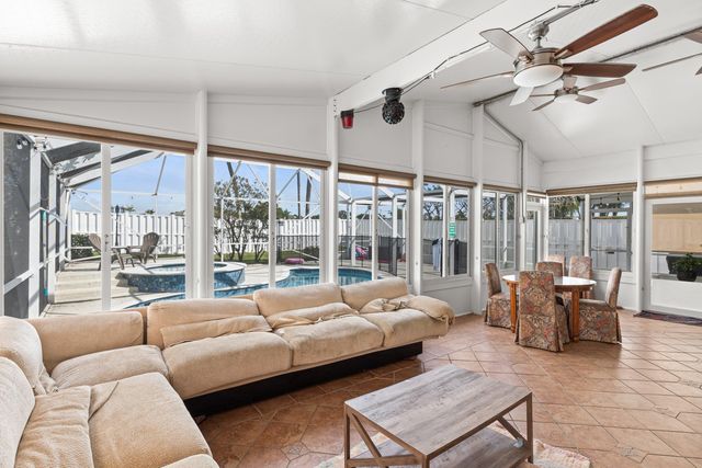 4797 NW 7th Place, Deerfield Beach, FL 33442